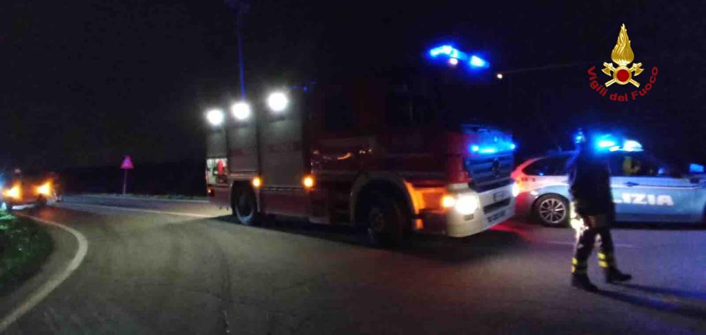 Scontro tra due auto, donna in ospedale in codice rosso