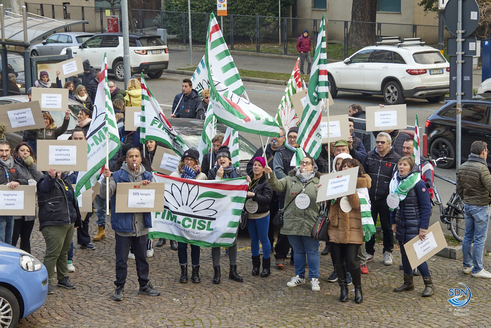 M&Z di Bolzano Novarese: posti a rischio. La solidarietà del vescovo