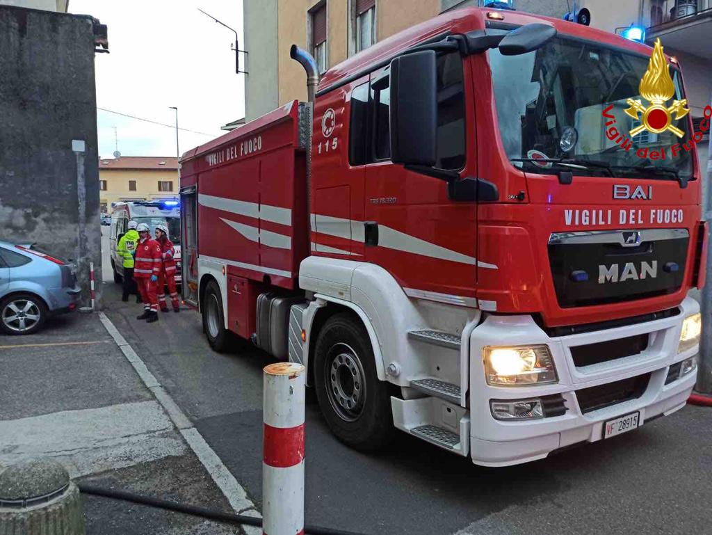 Novara: fiamme da uno stabile a S. Rita, un intossicato