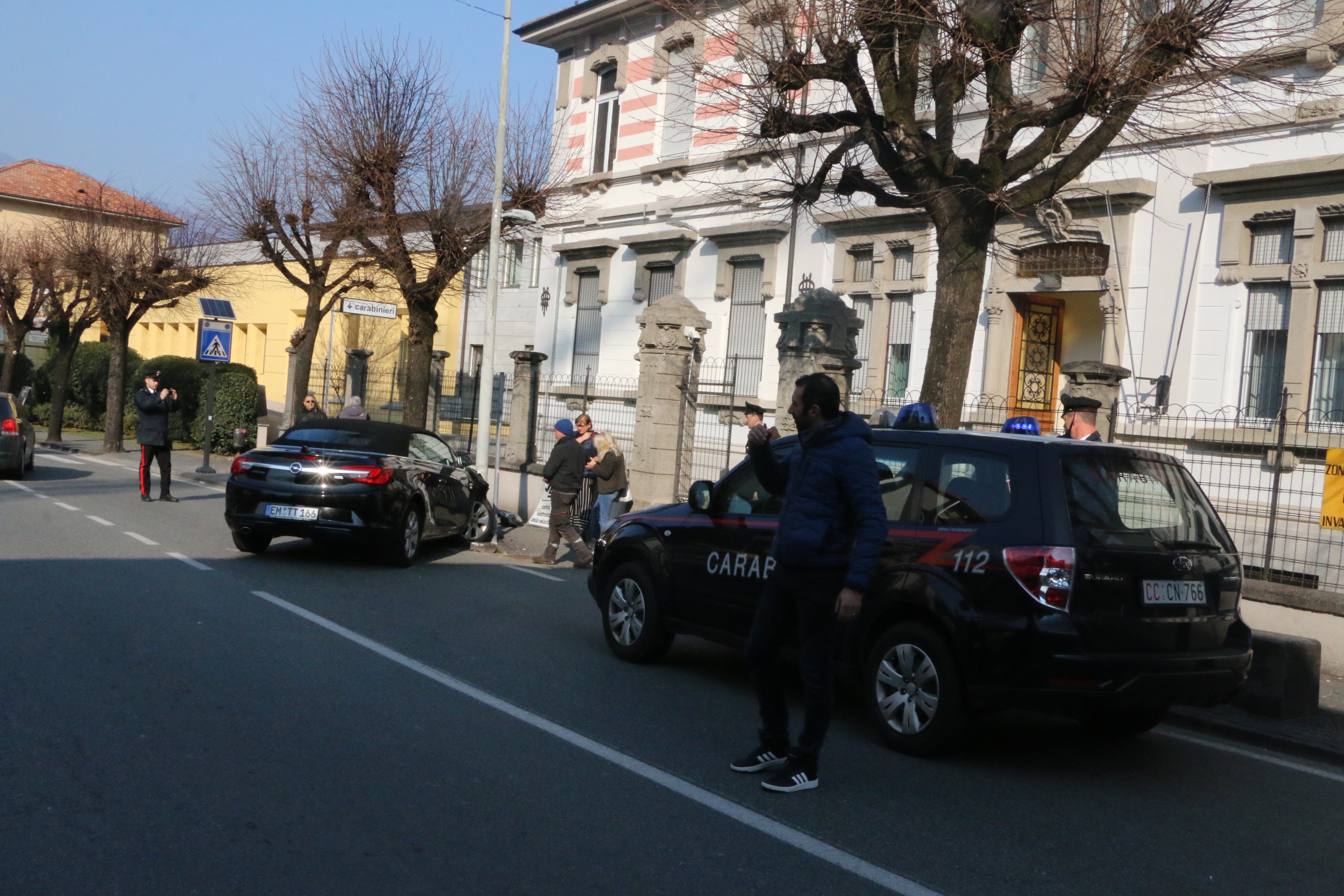Incidente in centro a Cannobio