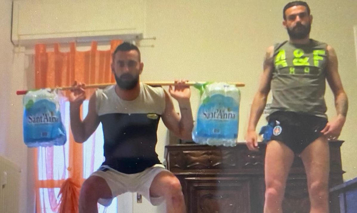 Calcio, quando la casa si trasforma in palestra: ce lo spiegano Buzzegoli del Novara e Gemelli del Gozzano