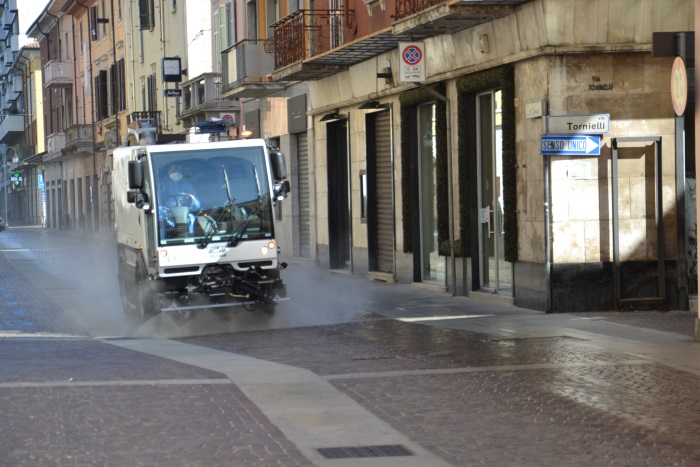 Borgomanero –  Lavaggio e sanificazione delle strade