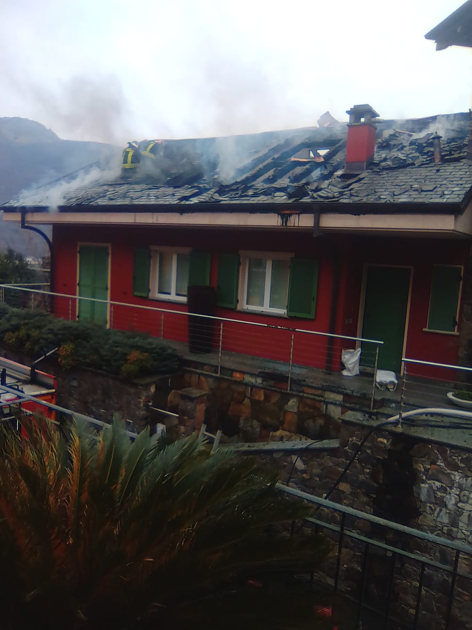 Incendio in una villa a Brolo