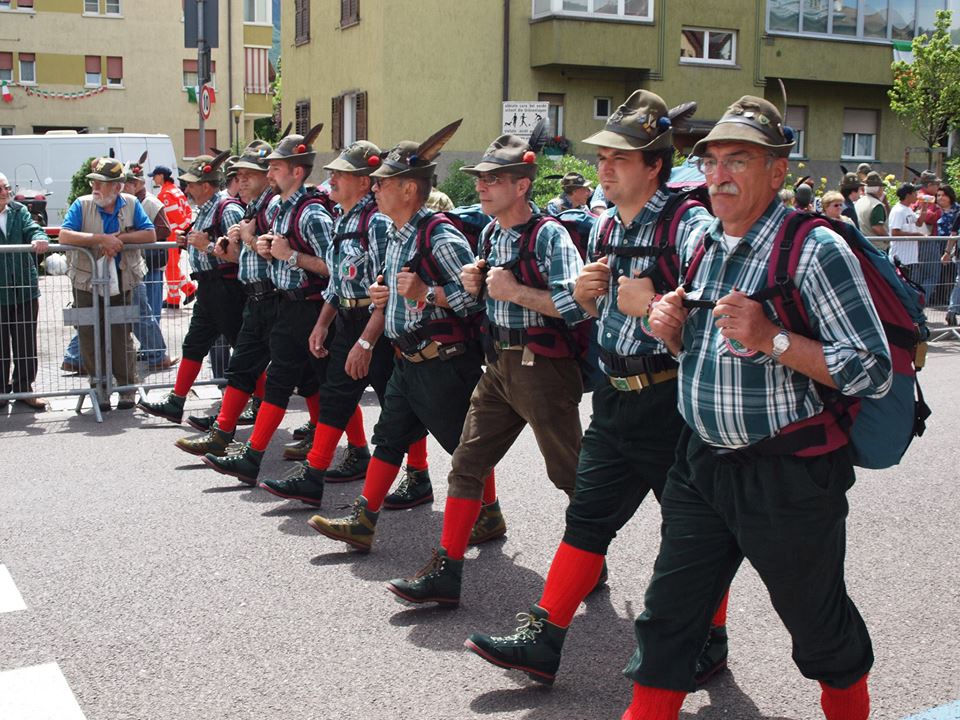 Borgomanero – Dagli alpini 5.000 euro all’ospedale Santissima Trinità