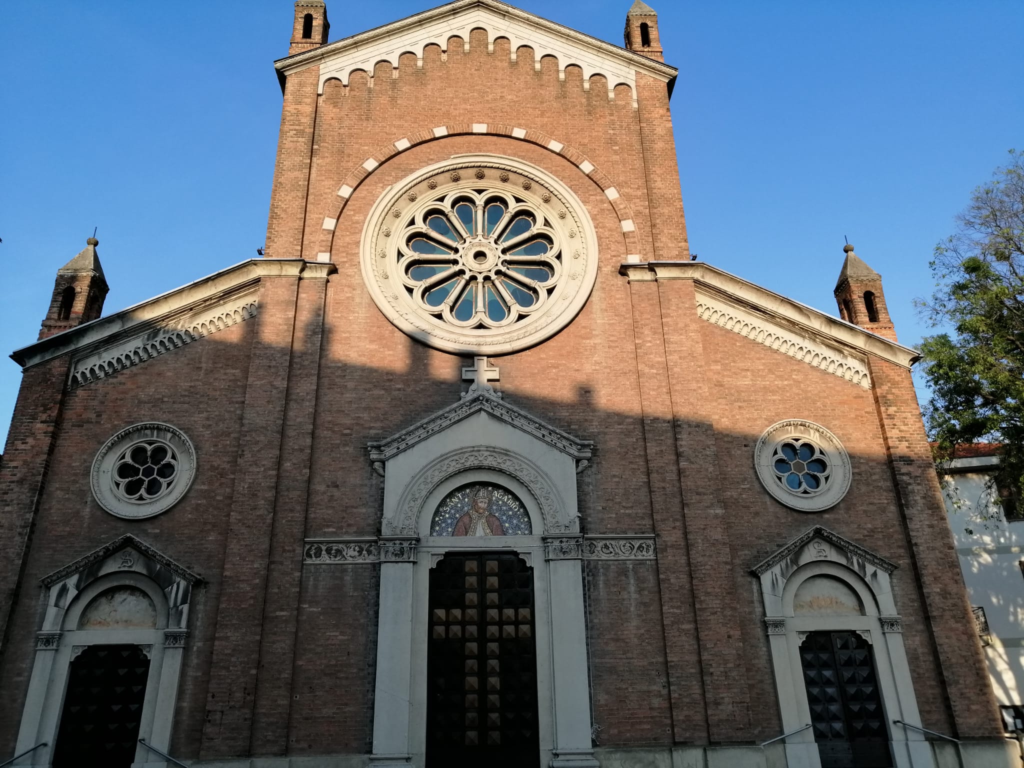 Don Andrea Vigliarolo: «Anche a distanza, l’impegno a “esserci” per i ragazzi»