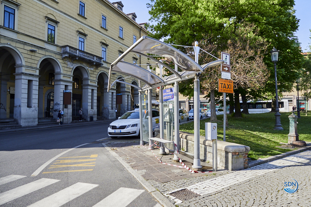 Novara: la vita dei tassisti nei giorni del virus al parcheggio in attesa del passeggero che non c’è