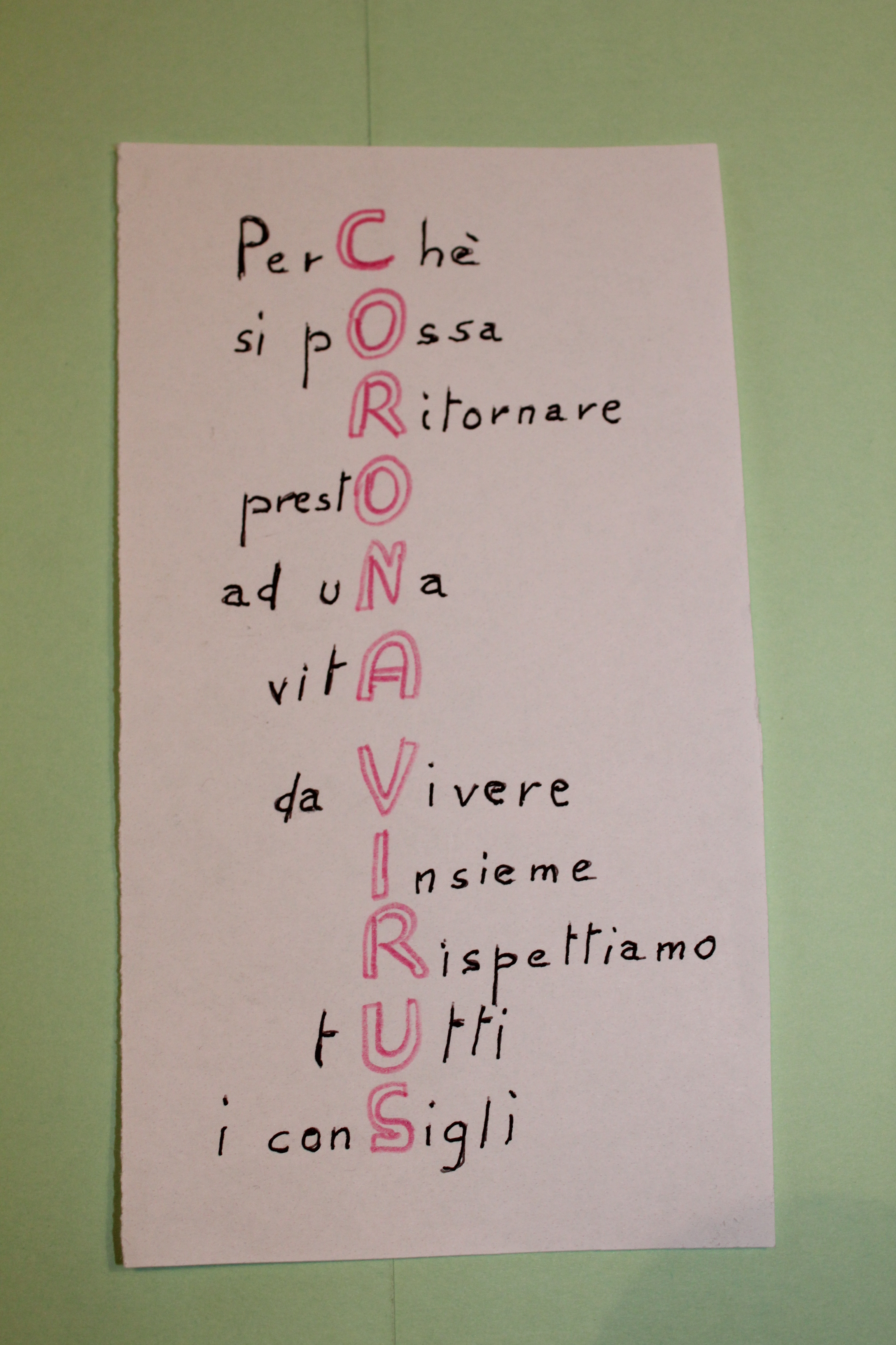 Borgomanero, alla collegiata, un acrostico con la parola “Coronavirus”