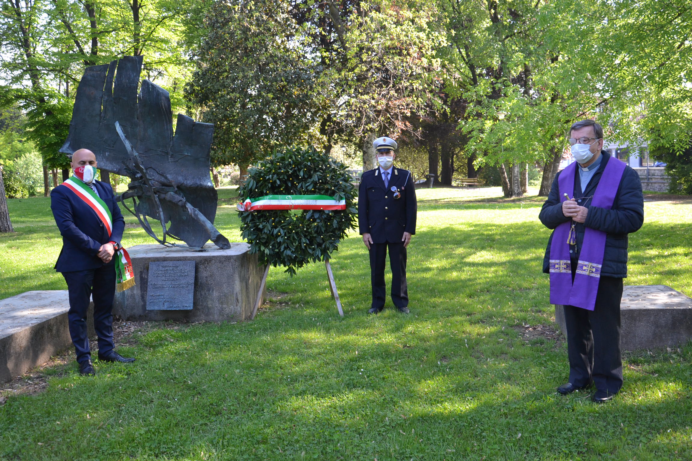 Il 25 Aprile a Borgomanero con Sindaco e Parroco.