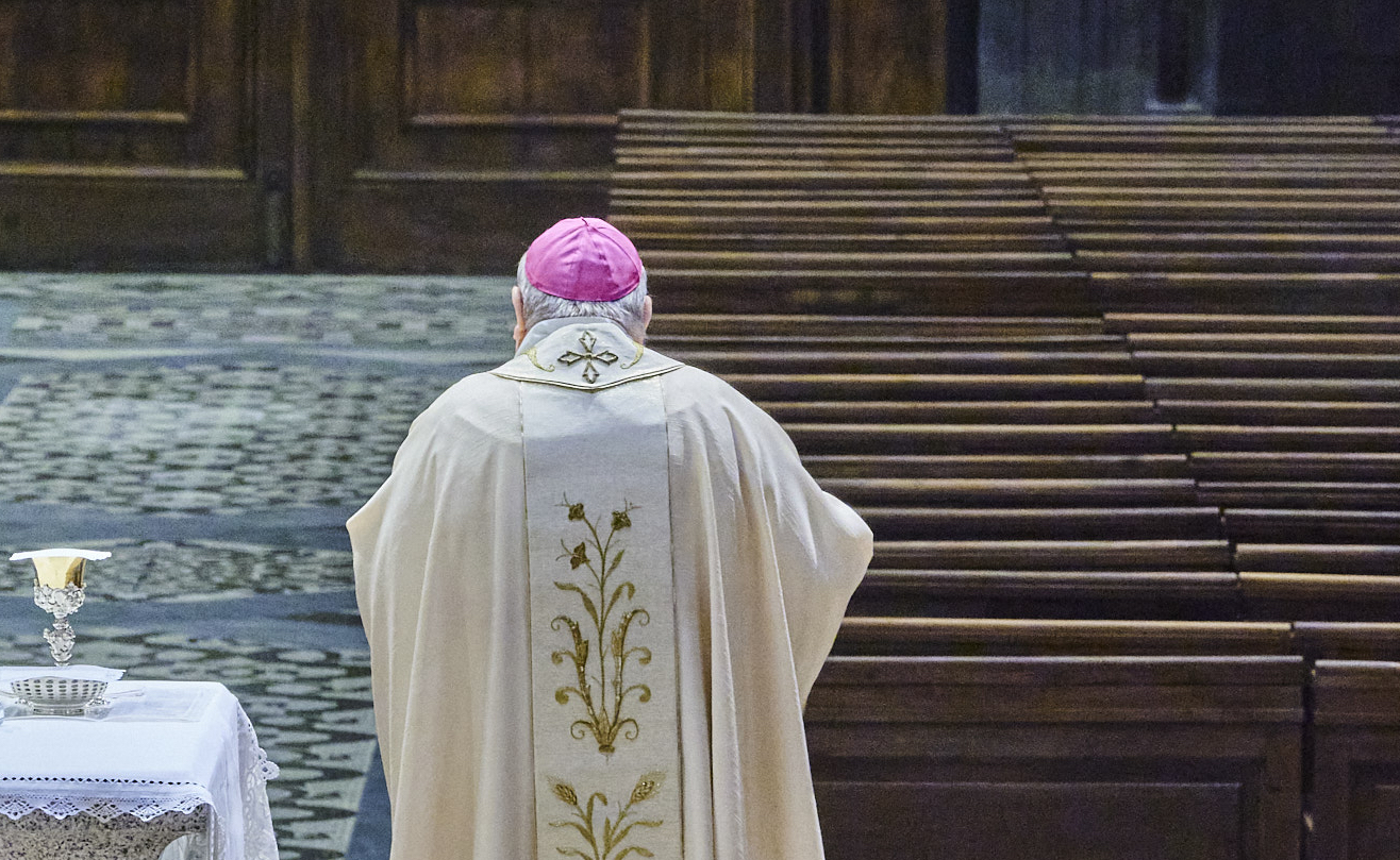Il vescovo: «Pasqua, tempo perché si risorga. Insieme»
