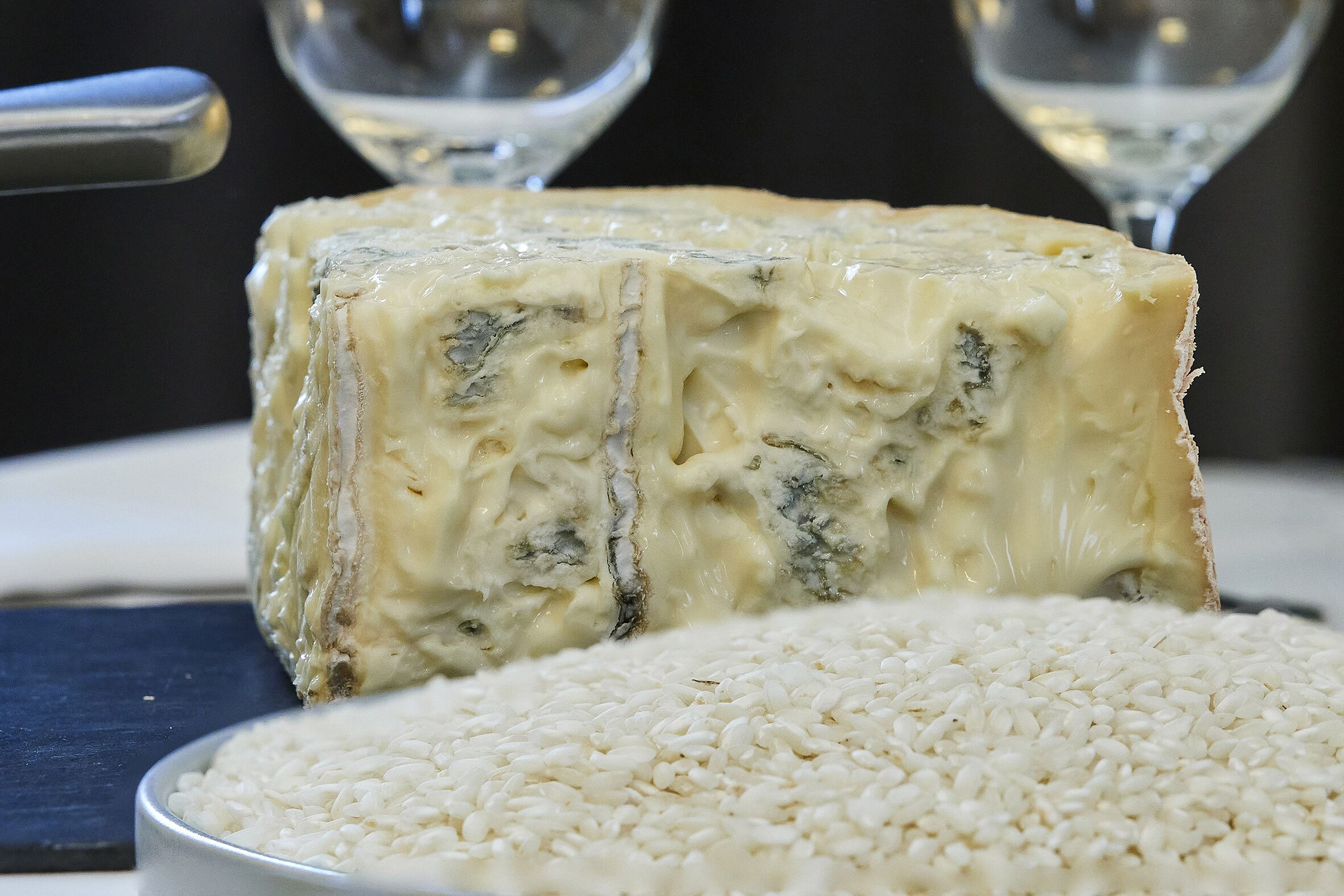 E’ allarme per il gorgonzola: il virus fa crollare il mercato
