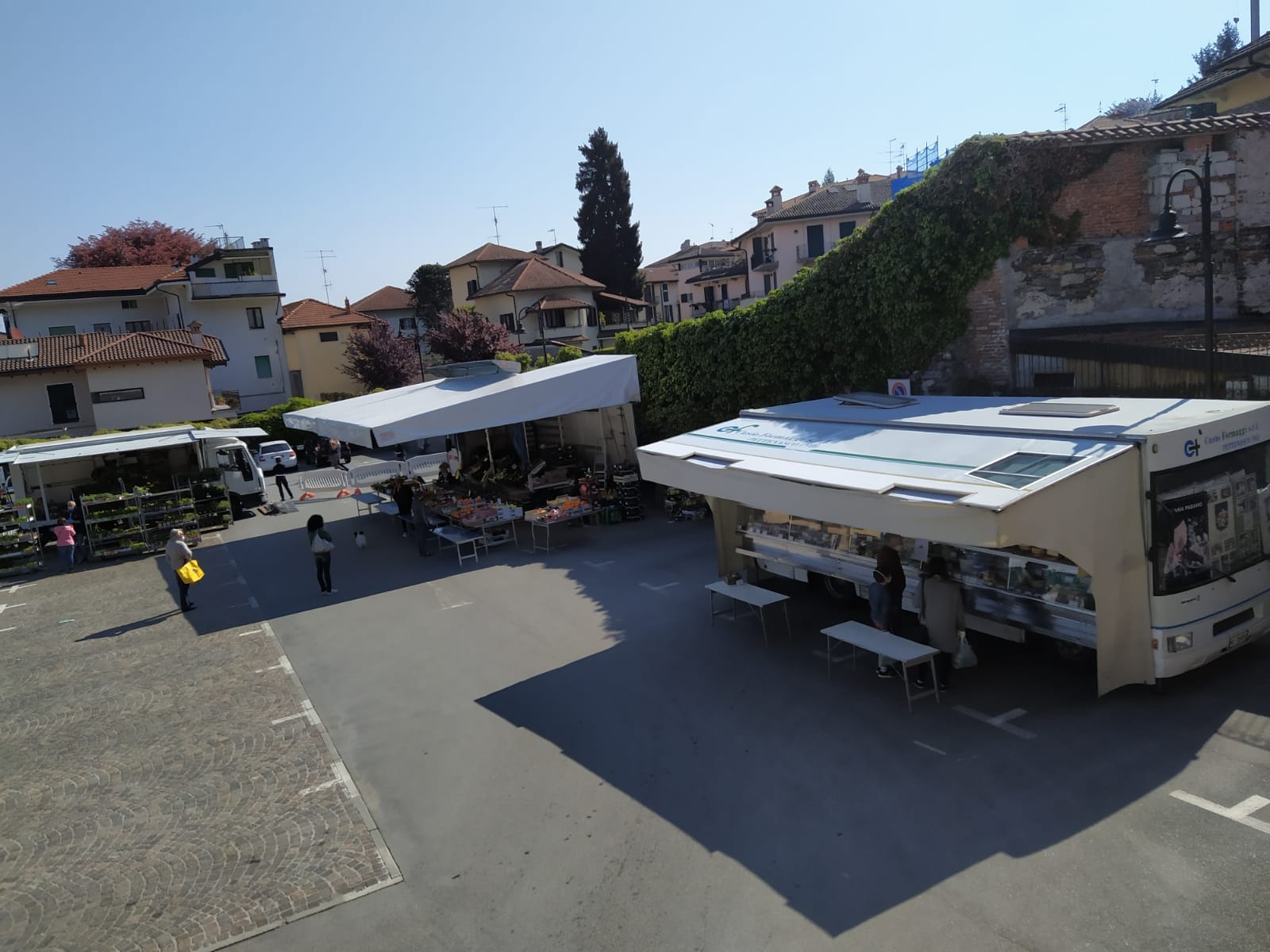 Stresa, ripreso il mercato in piazza Capucci