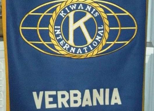 Il Kiwanis club Verbania insieme ai parroci consegna buoni pasto alle famiglie bisognose