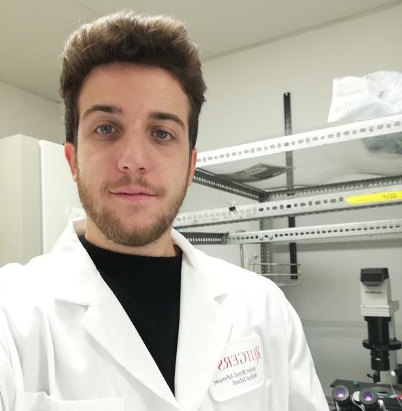 Giovane ricercatore ha dovuto lasciare gli Usa per l’emergenza sanitaria e rientrare a Meina