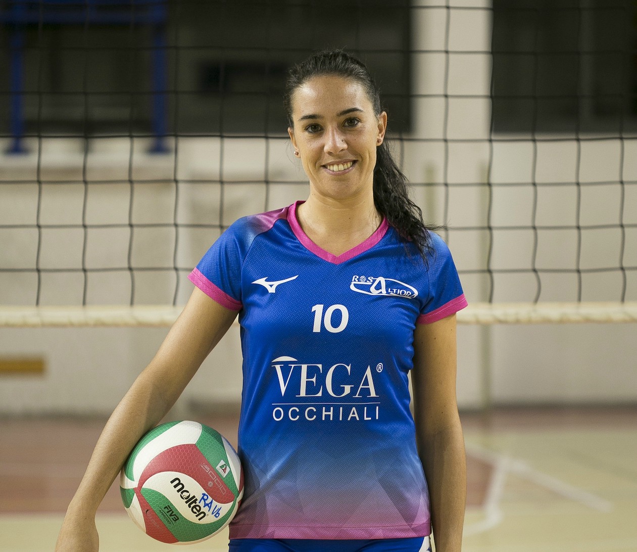 Il capitano Ramona Ghisleni saluta la Vega Occhiali Rosaltiora Verbania