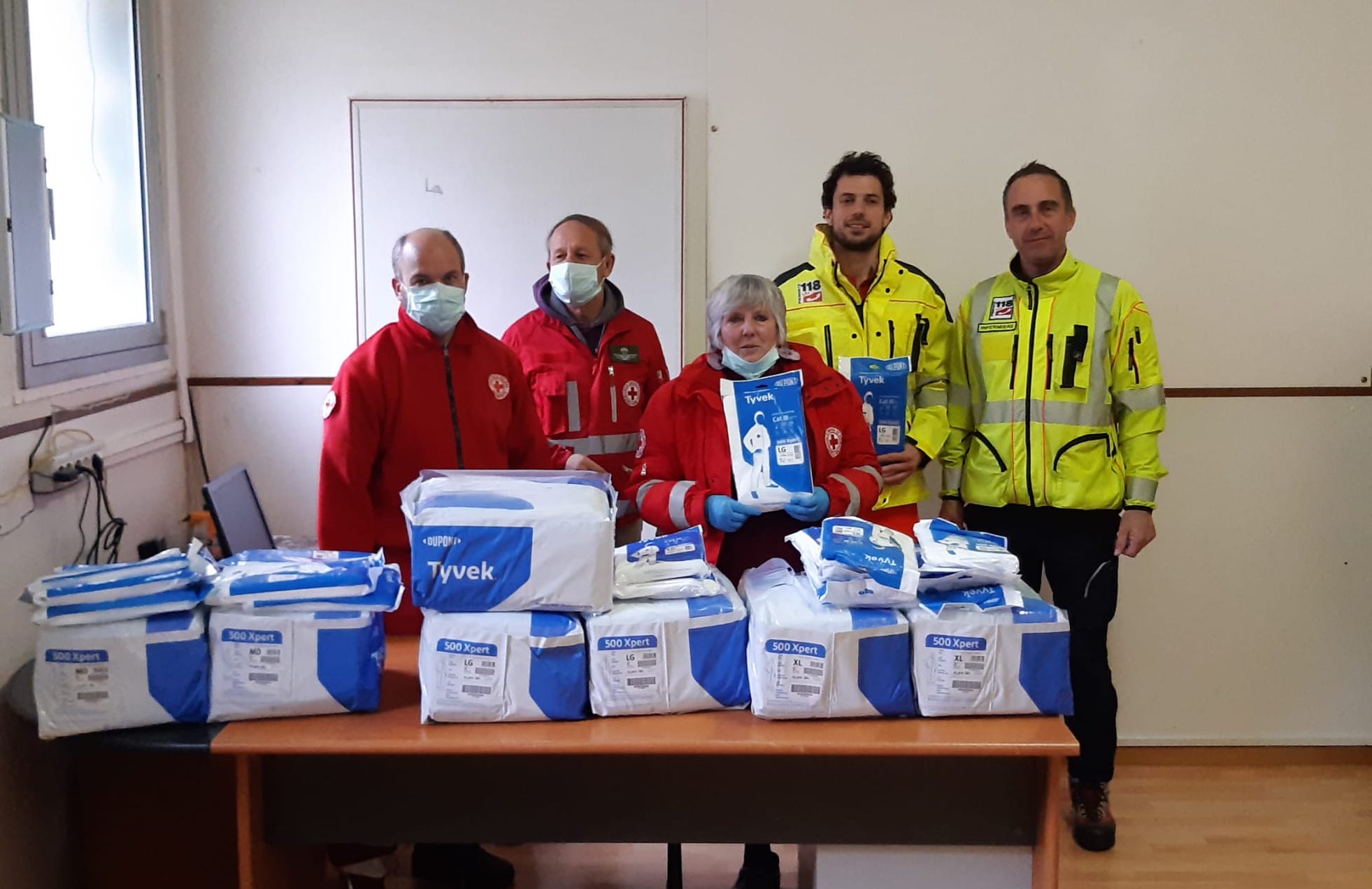 Fondazione Vco: consegnate mille tute al personale medico e infermieristico del territorio