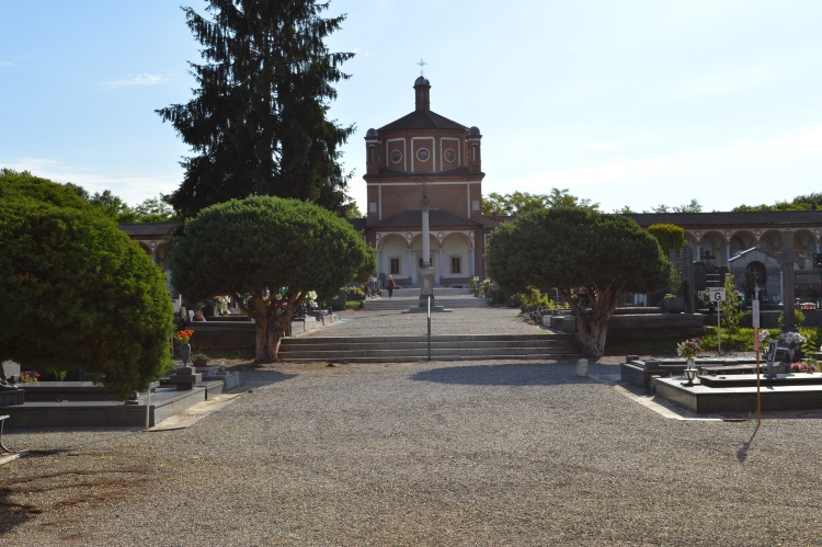 Da oggi, lunedì, riaperti i cimiteri di Borgomanero