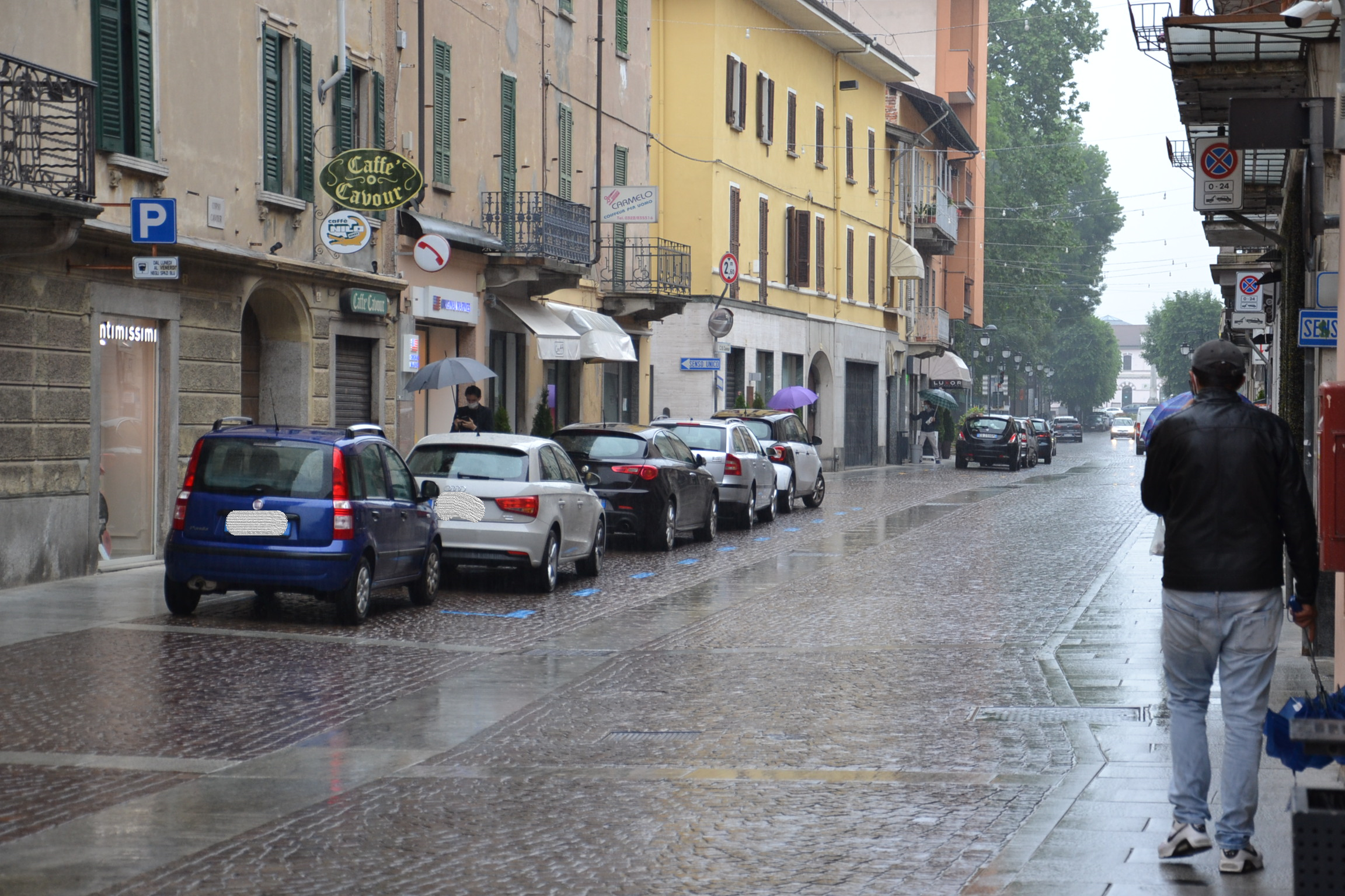 A Borgomanero, parcheggi ‘liberi’ sino al 30 giugno