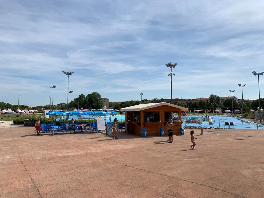 Novara, la piscina del Terdoppio ancora chiusa: riapertura ad inizio luglio?