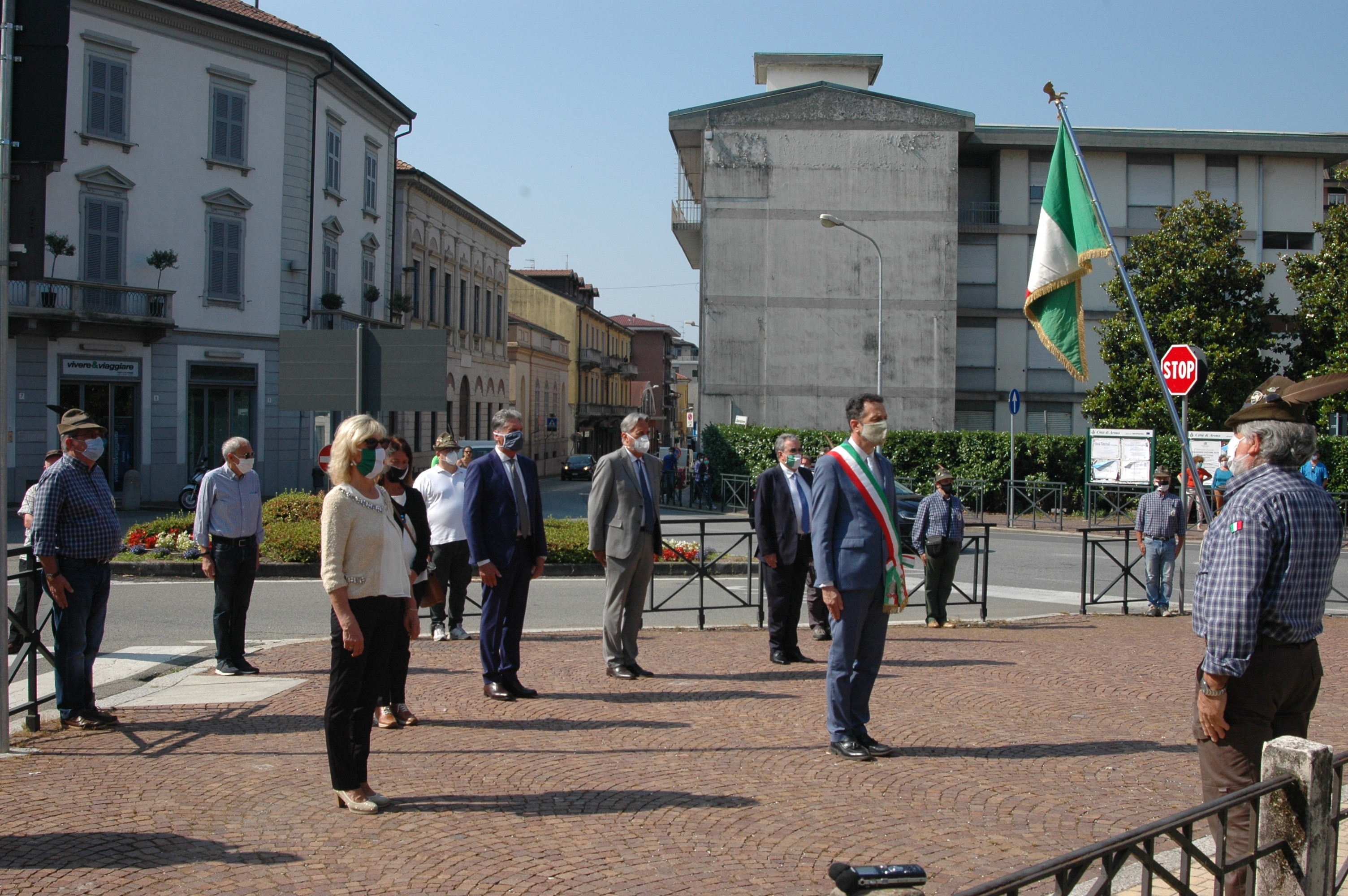 Arona, un 2 Giugno senza cortei, fanfara e cittadini