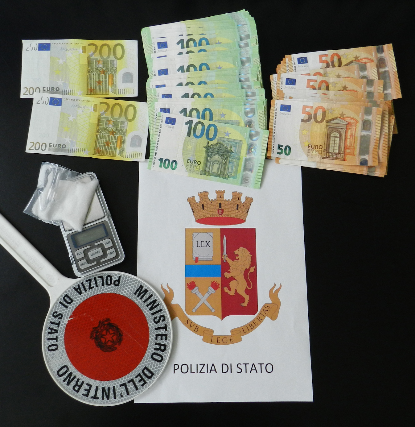 Verbania: la Squadra Mobile sequestra cocaina e oltre 8 mila euro