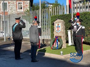 l'omaggio al monumento ai caduti dell'Arma presso il comando provinciale di Verbania