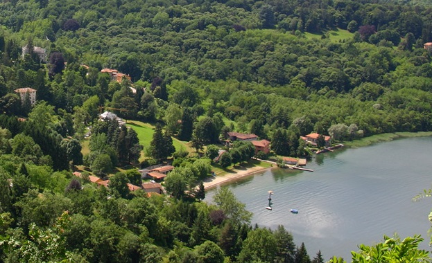 BANDIERA VERDE DELLA CAROVANA DELLE ALPI AL LAGO D’ORTA