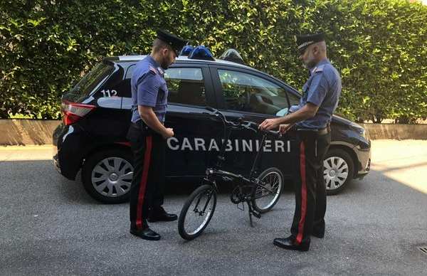 Arona: arrestato dai Carabinieri ladro di biciclette