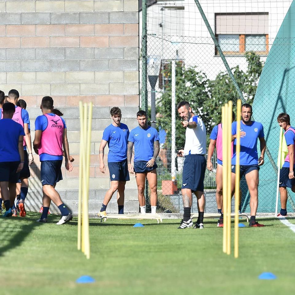 Novara calcio, sondaggio per l’attaccante Michele Vano del Carpi. A centrocampo una pista porta in Brasile.