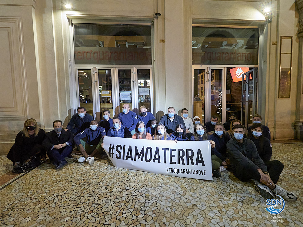 Commercio in crisi: #siamoaterra la protesta dei locali