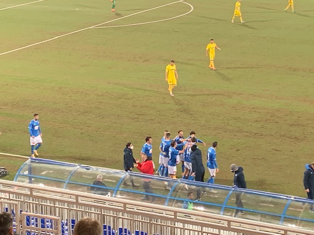 Novara calcio in crisi: squadra in ritiro