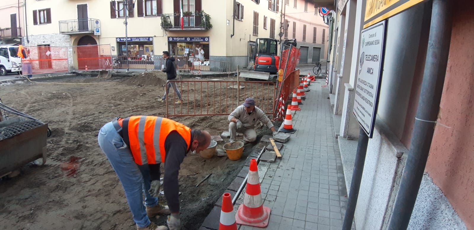 La piazza di Carpignano si fa bella: un “salotto” nel centro del paese