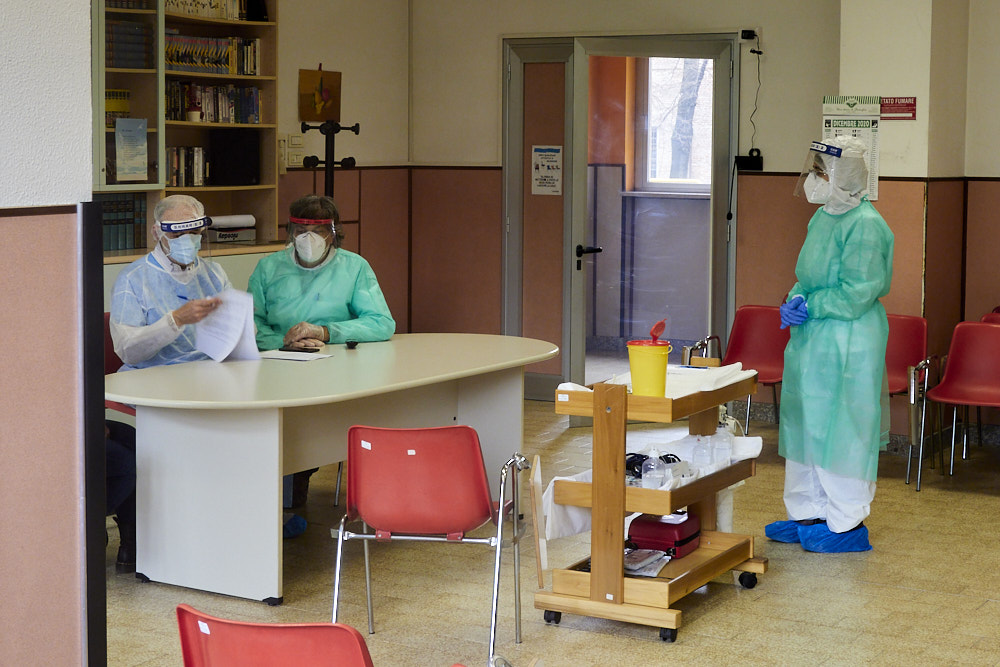“Vacine-Day” a Novara: prime dosi inoculate al Maggiore e al De Pagave