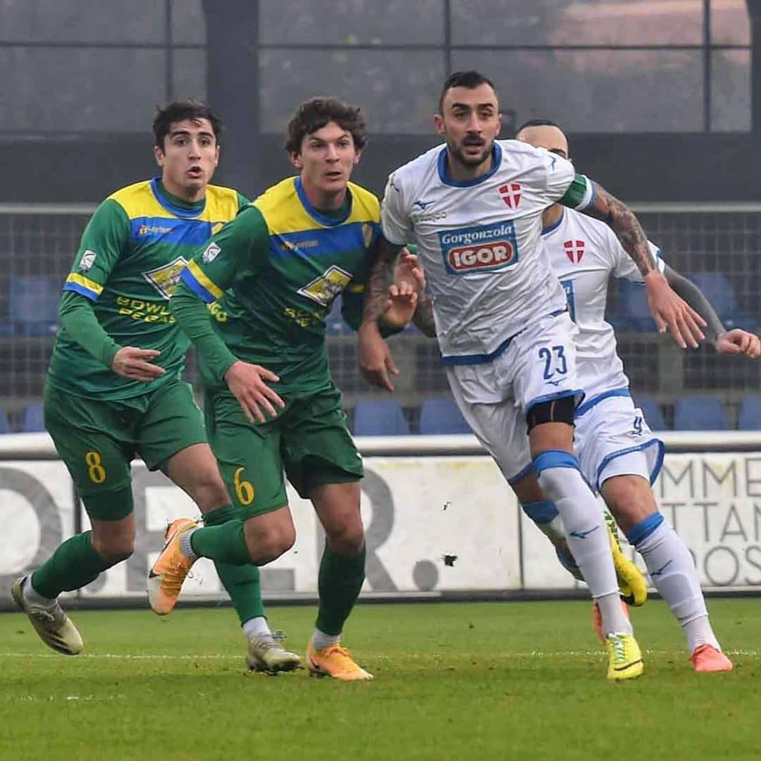 Il Novara crolla con la Pergolettese 2 a 0. Rullo: «Qualcuno deve fare un passo indietro o glielo faremo fare noi»