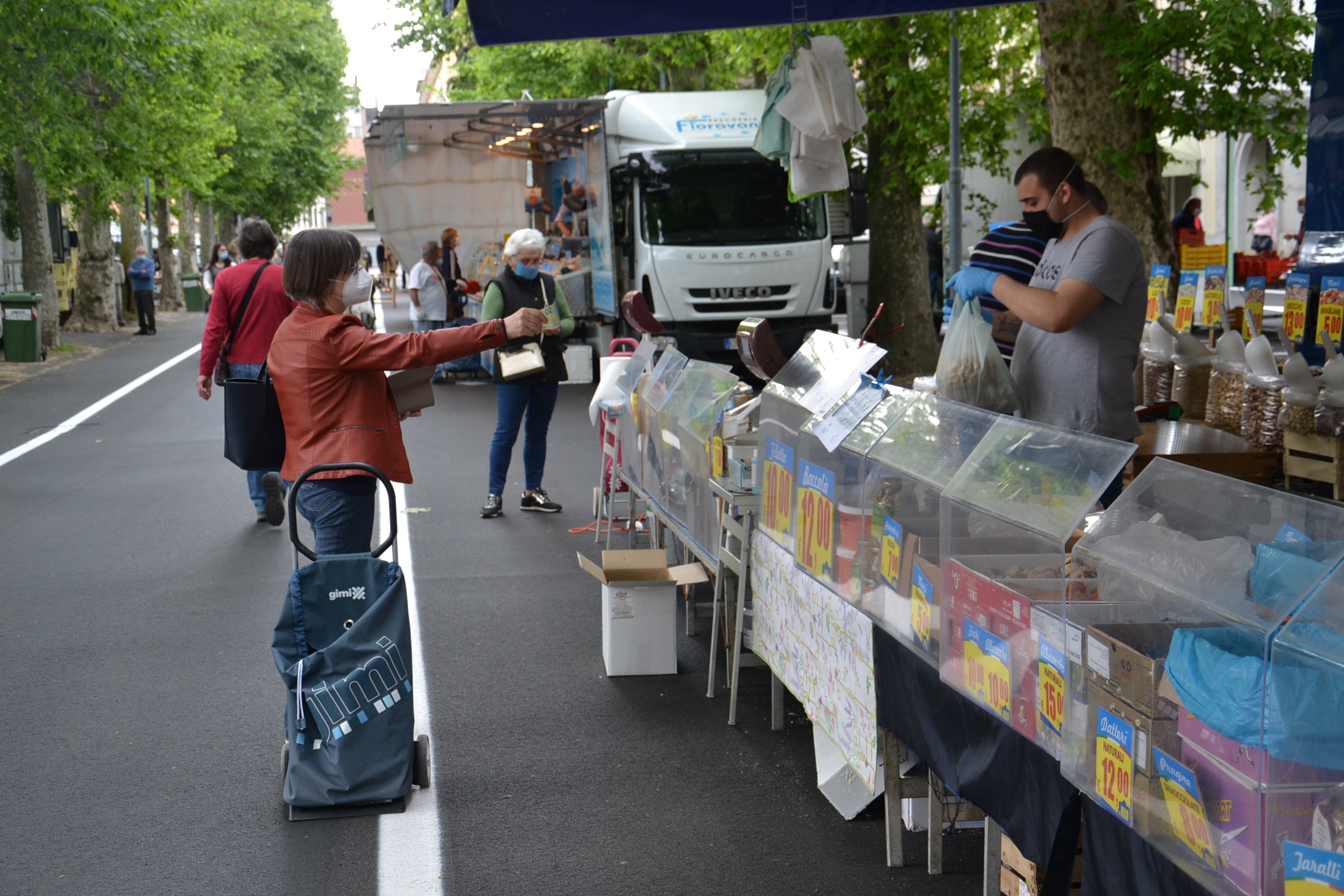 Mercato a Borgomanero, giovedì 31 dicembre