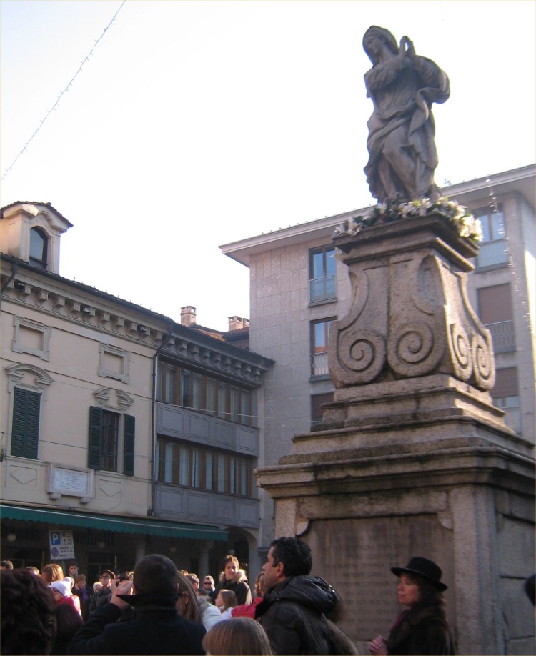 La Festa dell’Immacolata con omaggio floreale e la proclamazione del Borgomanerese dell’anno