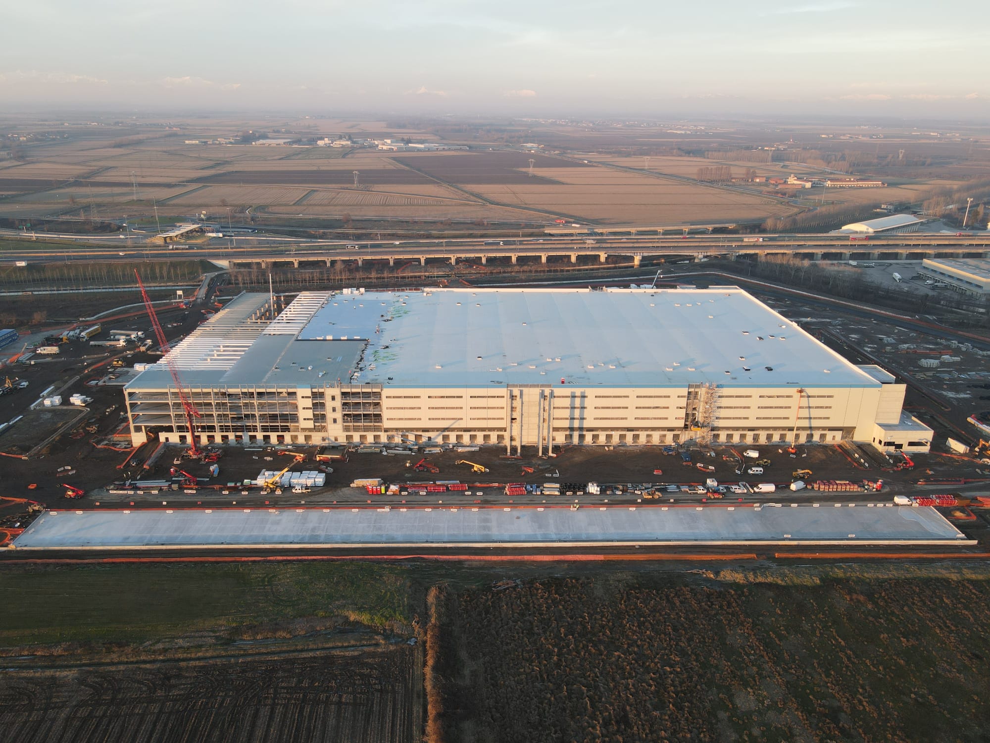 Magazzino Amazon a Novara