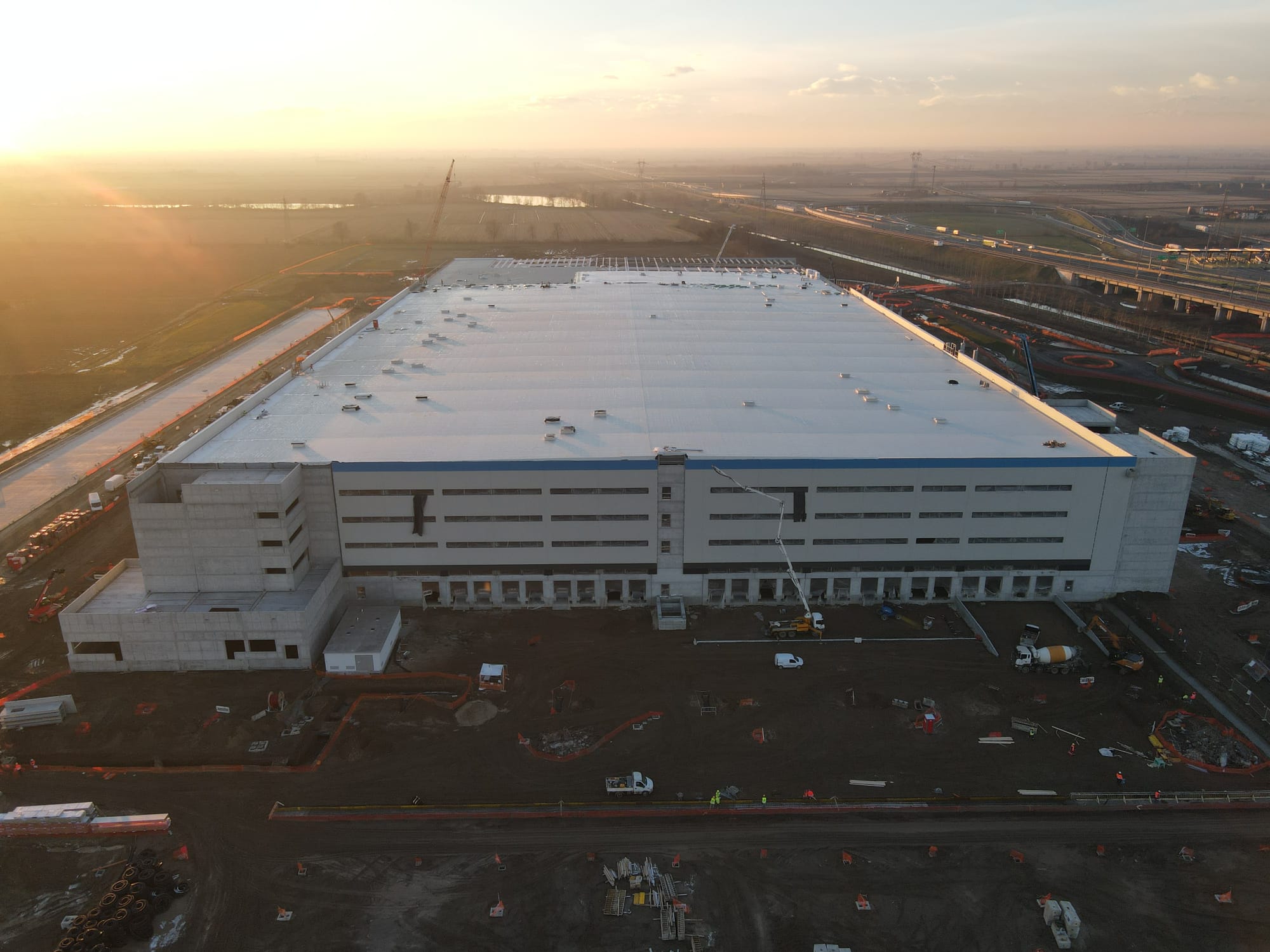 Magazzino Amazon a Novara