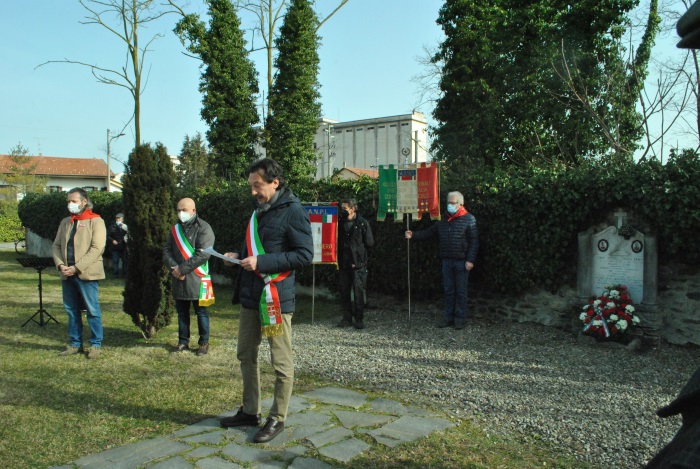 A Cressa, commemorazione dei partigiani Ernesto Mora ed Enzo Gibin