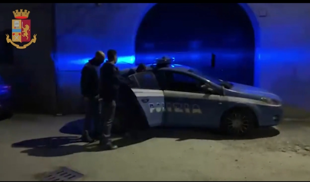 Novara, operazione della Polizia: sette in manette per detenzione di armi clandestine