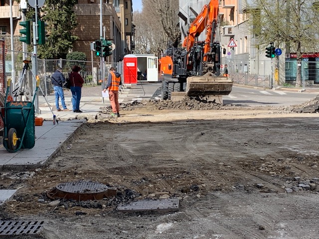 Lavori a Novara: porzione di largo Cavour chiusa al traffico