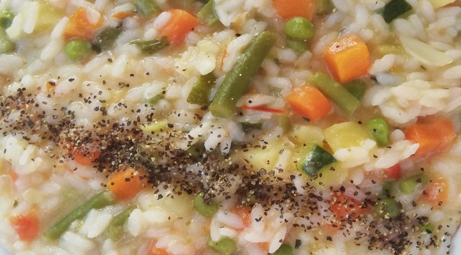 Risotto vegano al mix di verdure