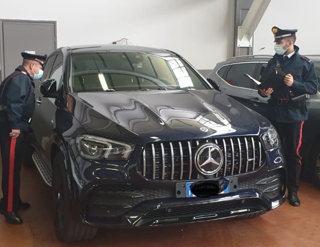 Impiegata infedele deruba l’azienda di un milione e mezzo di euro