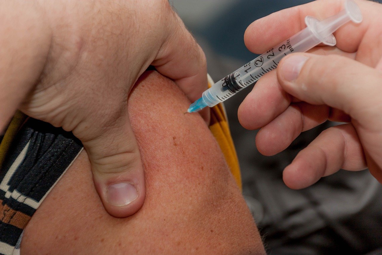 Vaccini Piemonte, da lunedì 17 si prenotano anche gli under 50