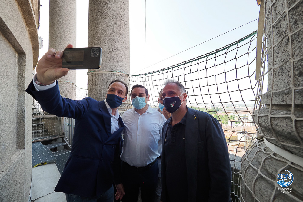 Il ministro al Turismo Garavaglia in visita a Novara tra Cupola, Broletto, Coccia e Castello
