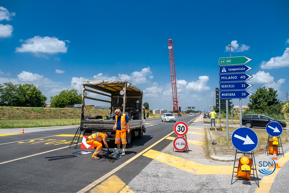 Per il nuovo ponte della tangenziale chiusa la Statale tra Novara e Cameri