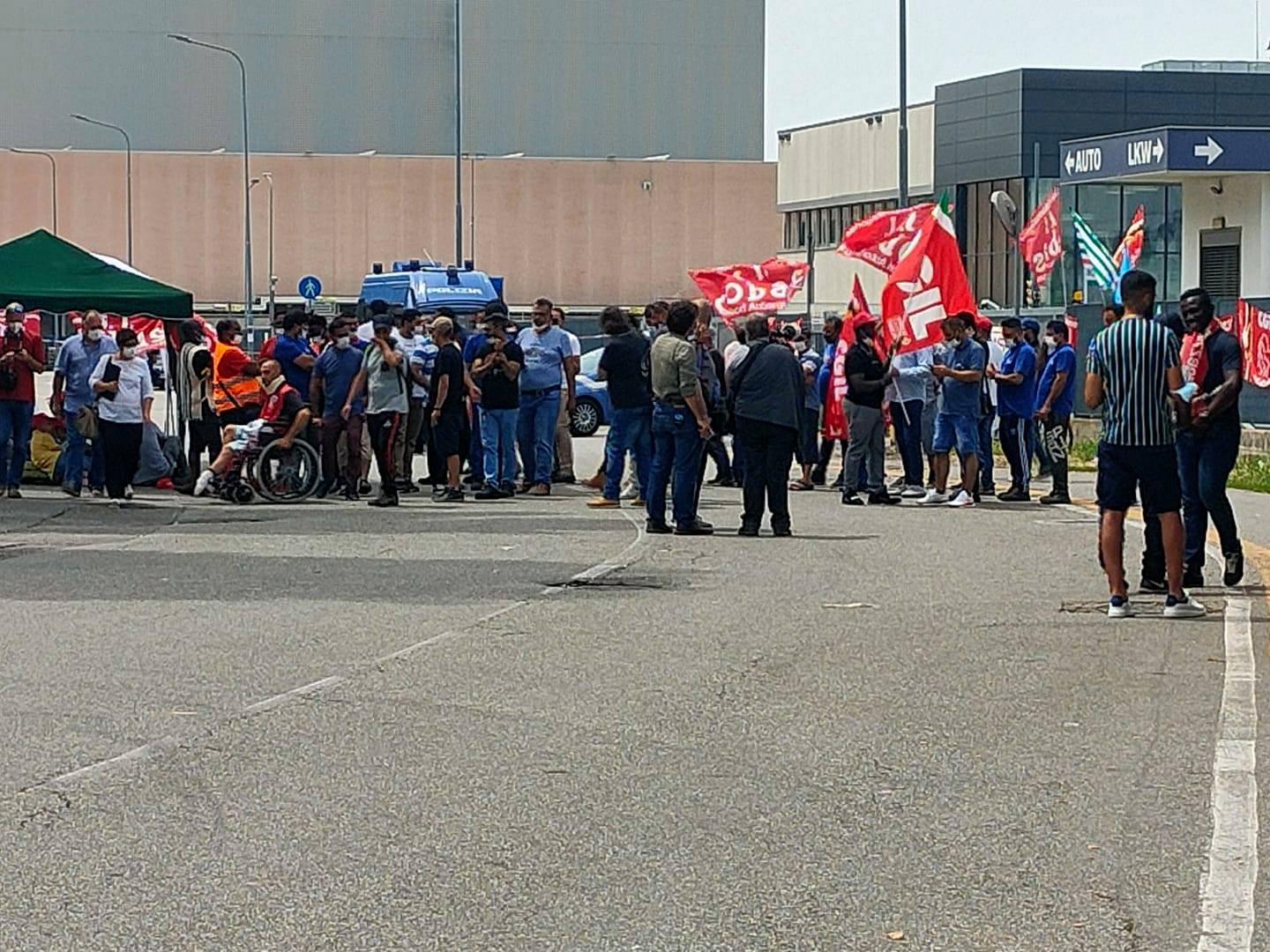 Sindacalista investito e ucciso a Biandrate. Lunedì convalida dell’arresto per il camionista, martedì nuovo incontro in Prefettura