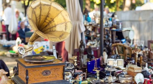Romagnano, il 19 giugno mercatino di antiquariato, artigianato e hobbistica