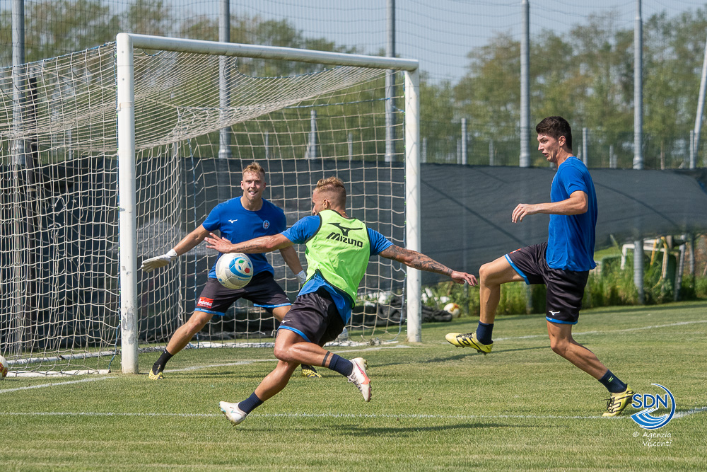 Novara calcio, primo giorno di allenamenti. Zavettieri: «Un gruppo sano»