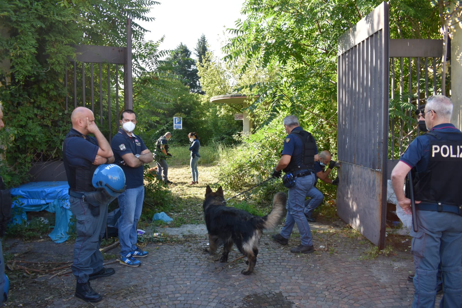 Sgombero all’ex Olcese: individuati 11 cittadini stranieri e sequestrati 250 grammi di stupefacenti