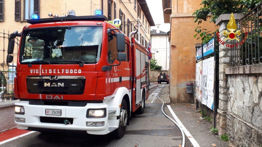 Fiamme in un alloggio di Miasino